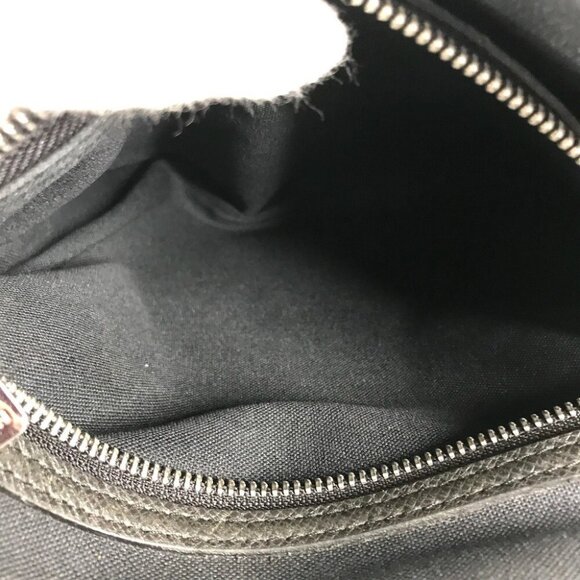 LOUIS VUITTON Taiga Milo Bags Crossbody Flap Messenger Bag Shoulder Bag - Picture 8 of 16